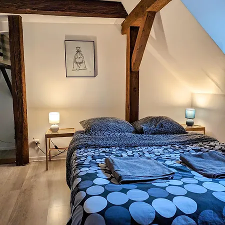 Triplex Place De La Cathedrale Apartment